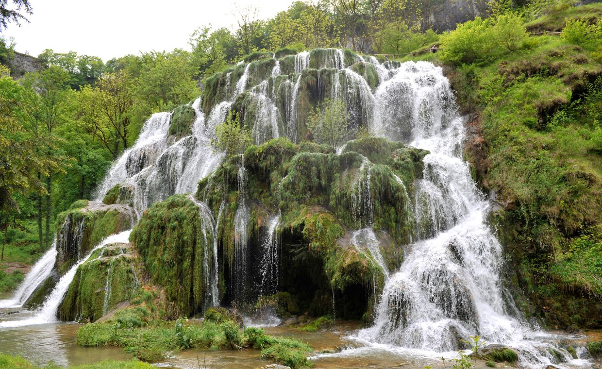 Chute d’eau : top 10 des plus belles cascades de France | Voyageur Attitude